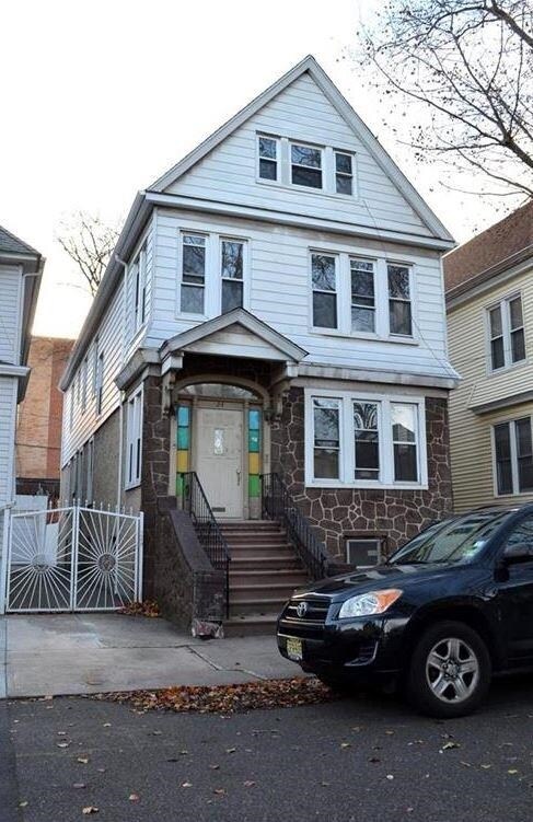 Primary Photo - 24 Stegman Terrace