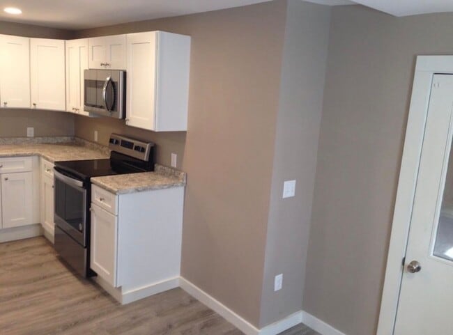 Building Photo - 257 S Main St