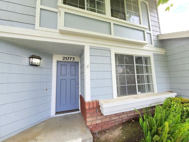 Building Photo - Nice 2-Story 3-Bedroom Condo in Loma Linda!