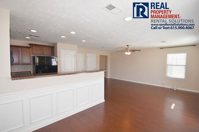 Building Photo - Wonderful 3 bedroom 2.5 bath home in a gre...