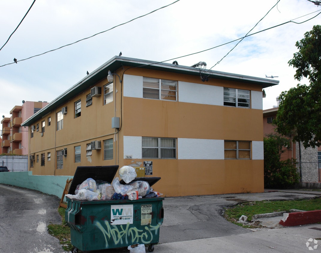 Building Photo - 1636 SW 2nd St