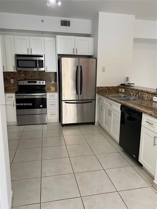 Foto del edificio - 7210 NW 114th Ave