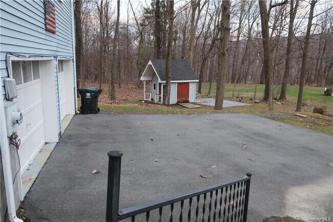 Building Photo - 34 Peddler Hill Rd