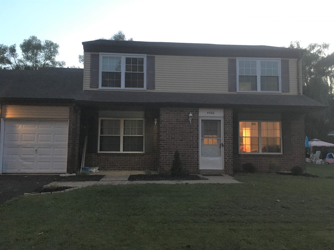 First floor Duplex - 4506 Winding Brook Dr