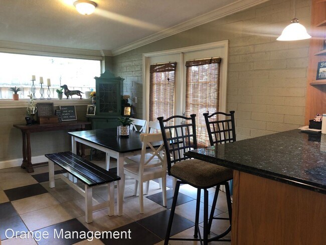 Building Photo - 3 br, 1 bath House - 2323 Mulbry Dr.