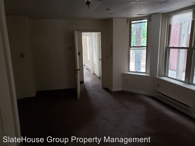 Building Photo - 553-555 W King St