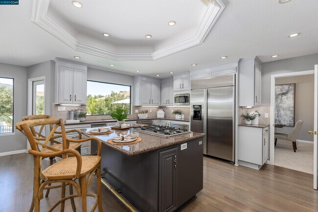Building Photo - 676 Blue Spruce Dr