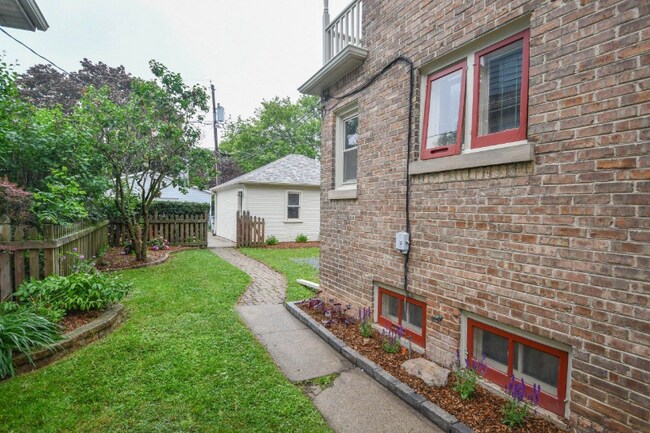 Foto del edificio - 3151 S Quincy Ave