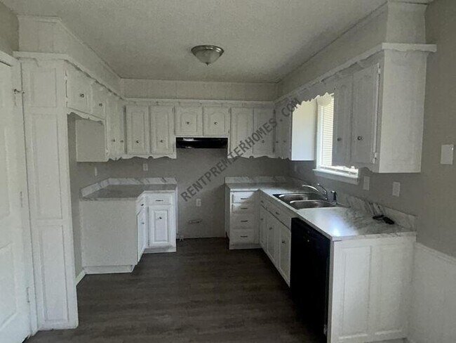 Foto del edificio - 3661 S 106th E Ave