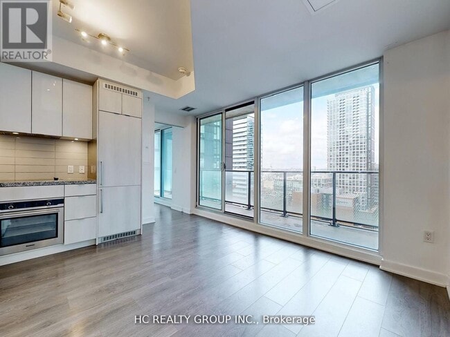 Building Photo - 115-2115 Blue Jays Way