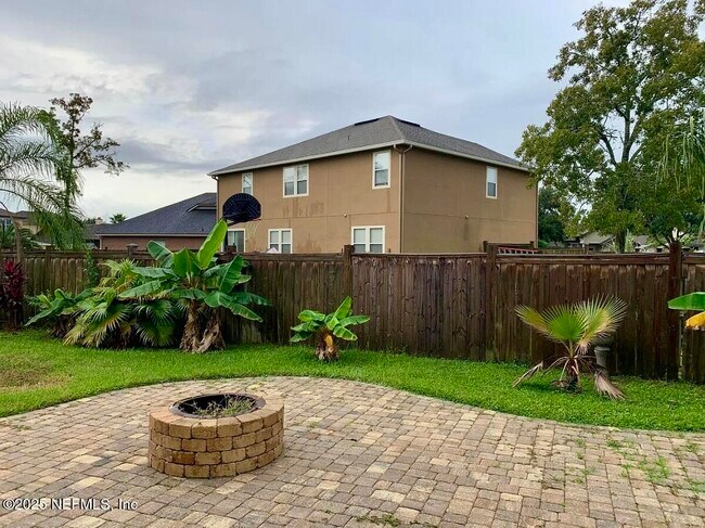 Foto del edificio - 647 Acorn Chase Dr