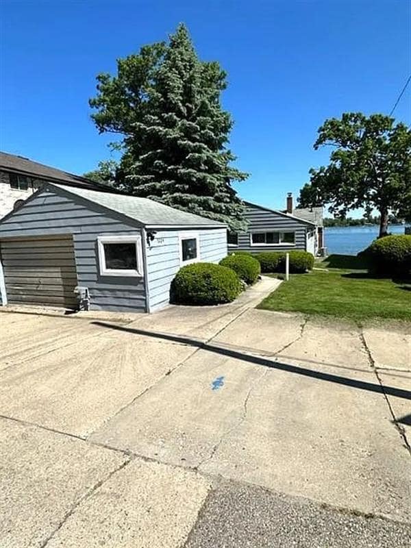 Building Photo - EXQUISITE Durnham Home