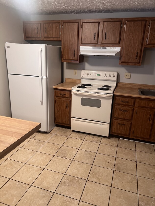 Foto principal - 6640 Hearne Rd