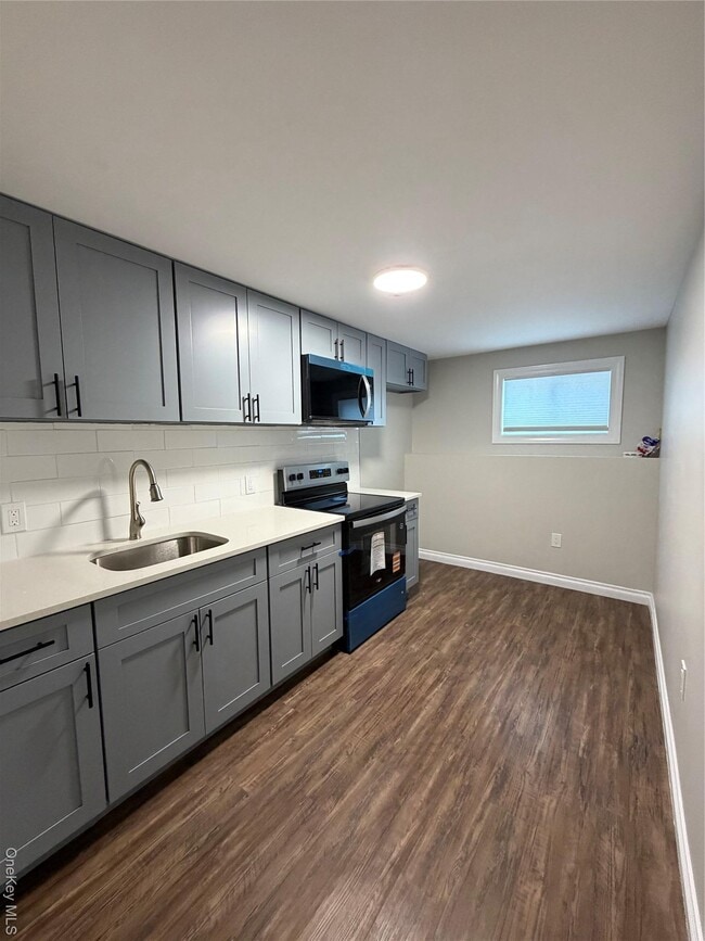 Building Photo - 5 Dewey Rd