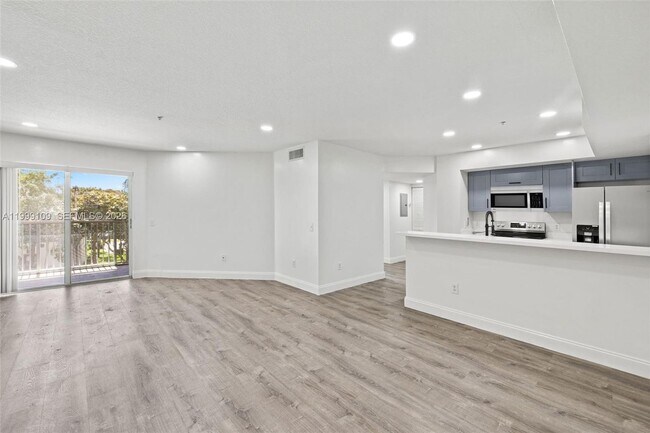 Foto del edificio - 470 S Park Rd