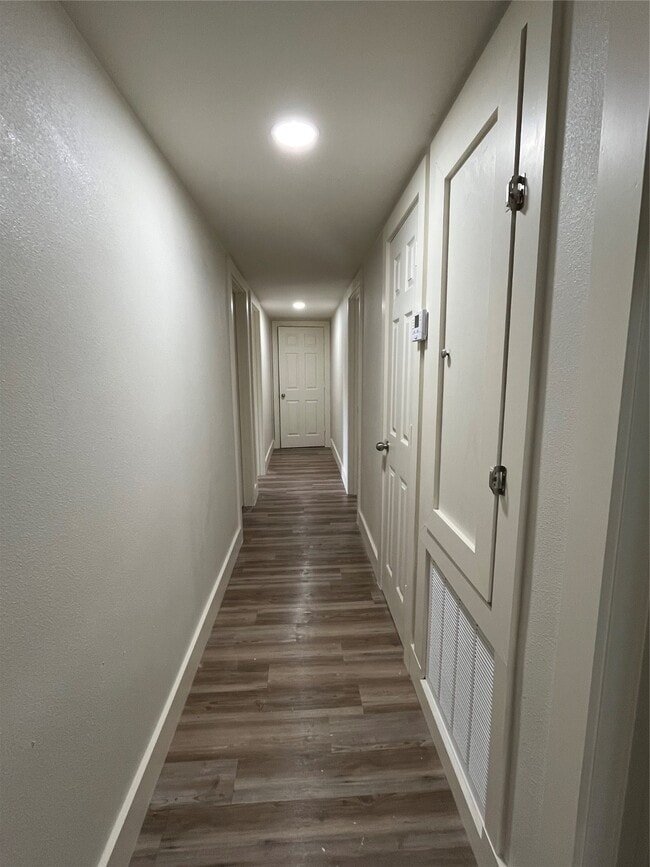 Foto del edificio - 2633 W Main St