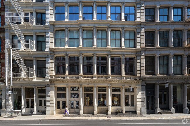 Foto del edificio - 476 Broome St