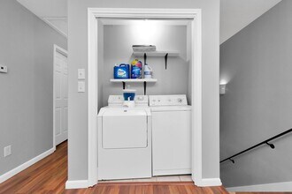 Building Photo - 5822 Santa Bernadetta