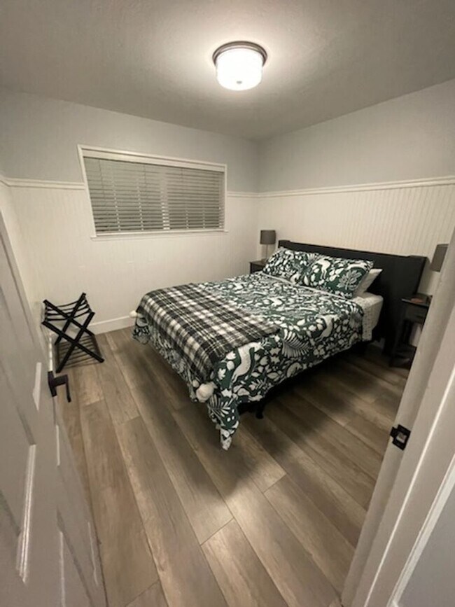 Foto del edificio - Large furnished mountaintop cabin with 2 car garage and hot tub