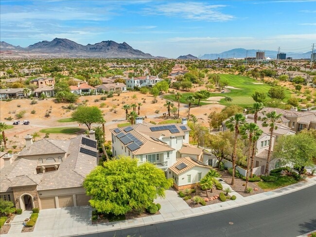 Building Photo - Stunning 5-Bedroom Home & Expansive Entertaining Areas in Red Rock Country Club