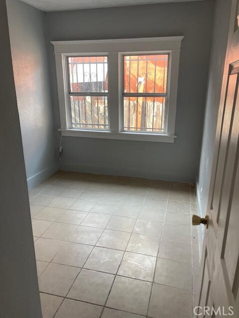 Foto del edificio - 288 E 43rd Pl