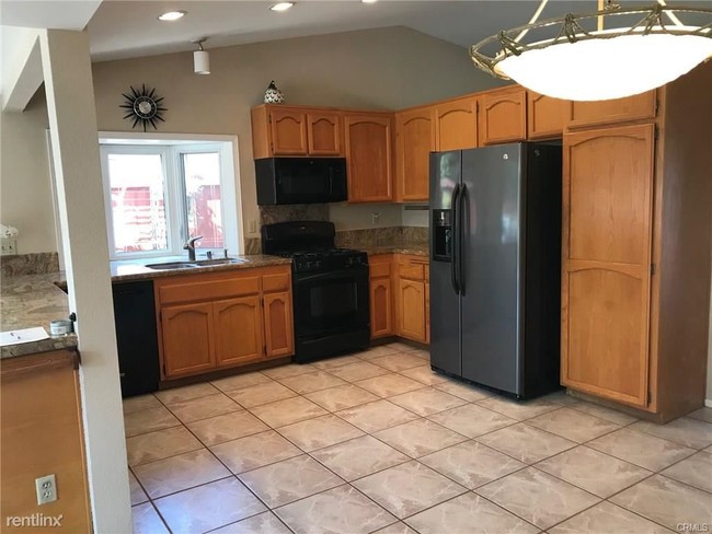 Building Photo - 3 br, 2 bath House - 2921 Bonanza
