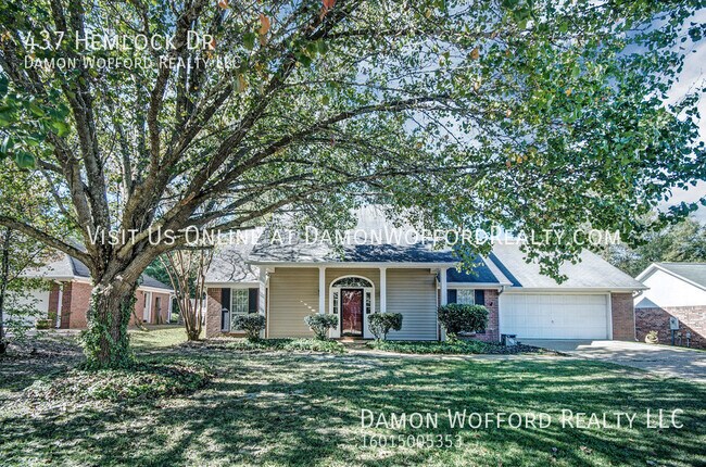 Building Photo - 437 Hemlock Dr