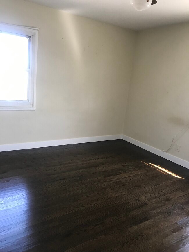 Master bedroom - 10006 S Manhattan Plz