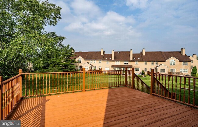 Building Photo - 1142 Kipling Ct