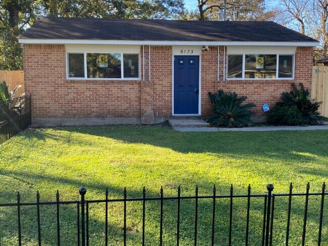 Building Photo - 6173 Matthews St