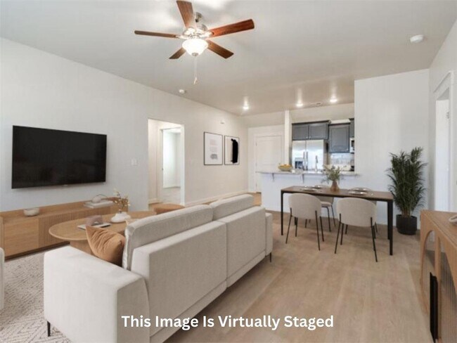 Foto del edificio - 1630 Highland Loop