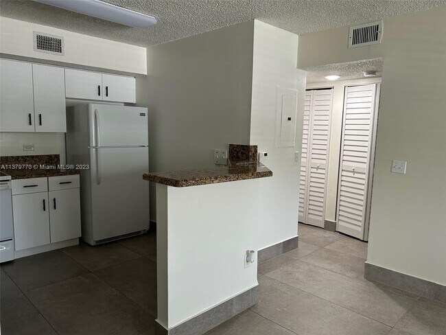 Foto del edificio - 3660 N 56th Ave