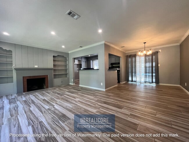 Building Photo - 3220 Parkside Dr