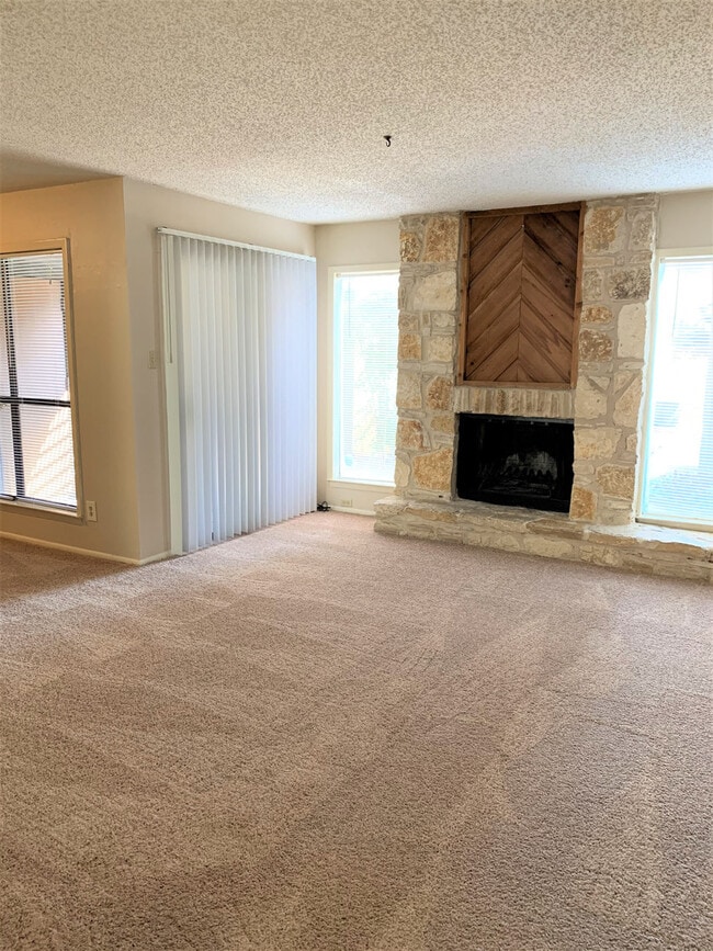 Foto del edificio - FIRST-FLOOR 2-BEDROOM AT WOODMONT TOWNHOMES