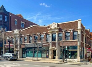 Building Photo - 1136 W Wilson Ave
