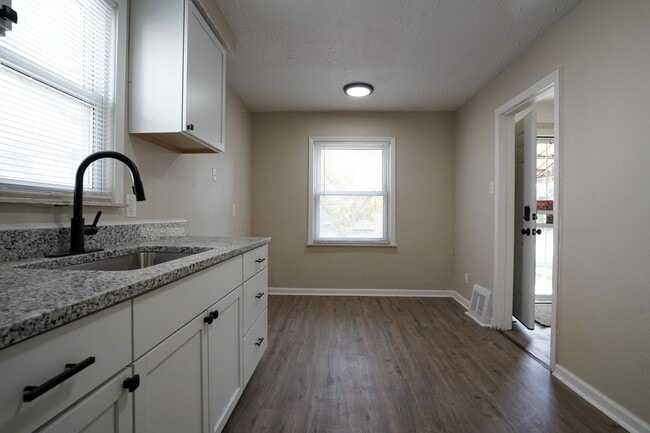 Building Photo - Freshly Renovated Single Family Home In De...