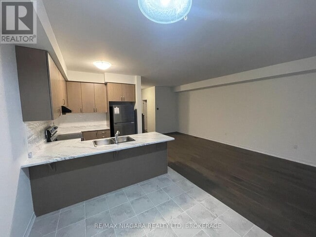 Building Photo - 15 Peach St