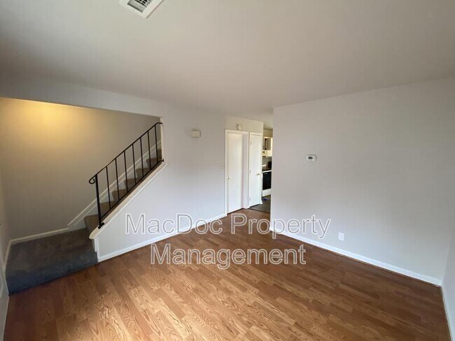 Foto del edificio - 109 Powhatan Ct