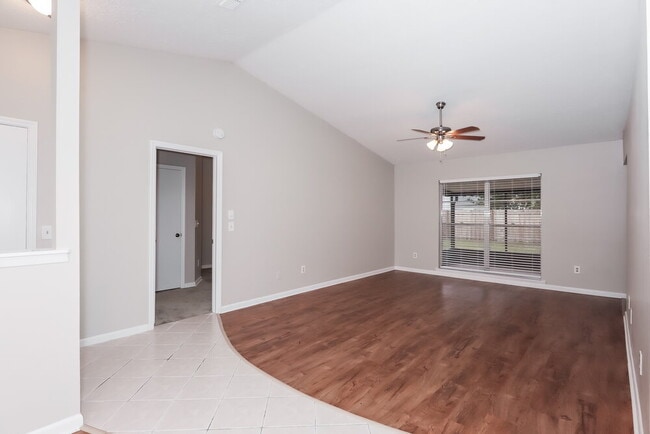 Foto del edificio - 1012 Cameo Crest Ln