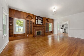 Building Photo - 2111 Kenwood Ave