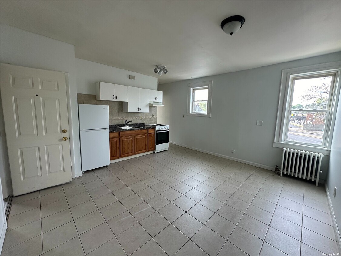 11 Brower Ave, Oceanside, NY 11572 House Rental in Oceanside, NY