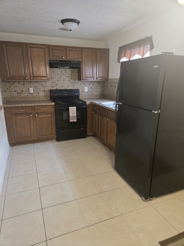 Building Photo - 1281 W 32nd St