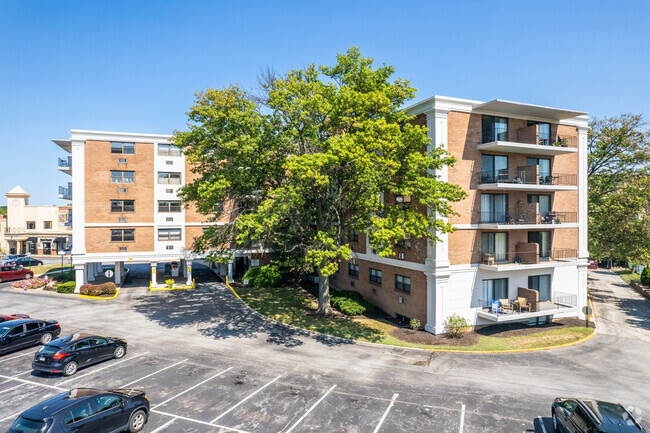 Foto del edificio - Courtside Square Apartments