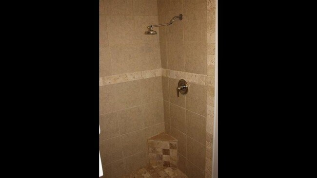 Foto del edificio - East Emerald Drive, Enterprise, AL