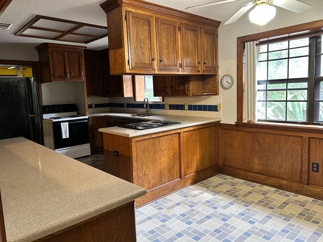 Foto del edificio - 3 Bedroom 2.5 Bath Home Tucked in Cul-de-sac!! Available NOW!