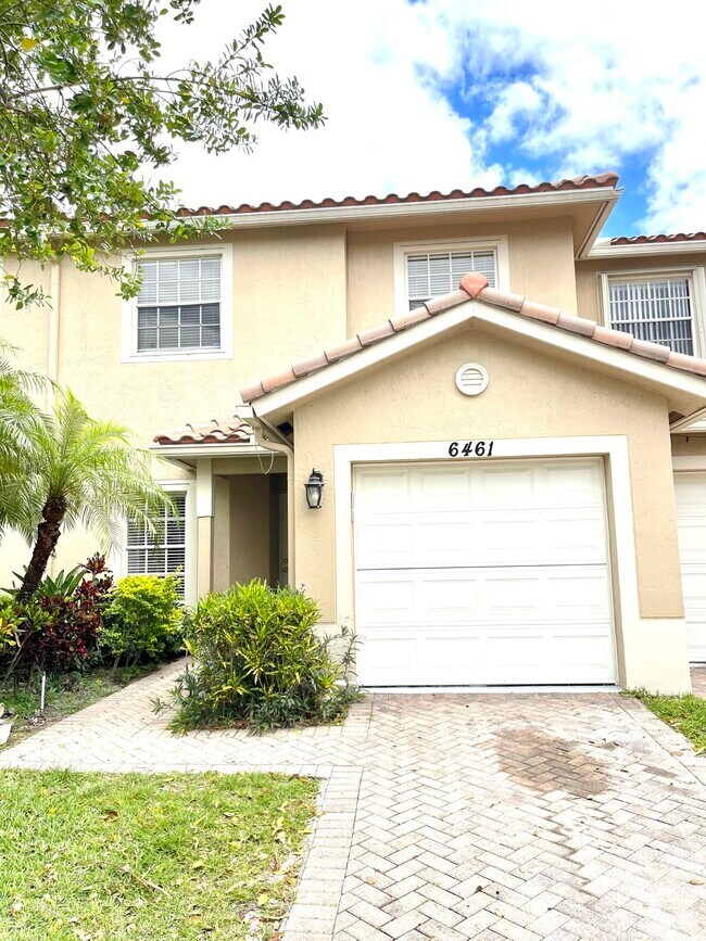 Indian Wells Apartments for Rent with Hardwood Floors Boynton Beach