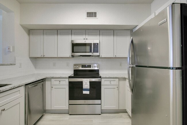 Building Photo - 202 E South St