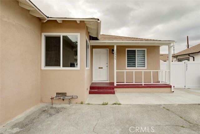 Building Photo - 10935 Nassau Ave