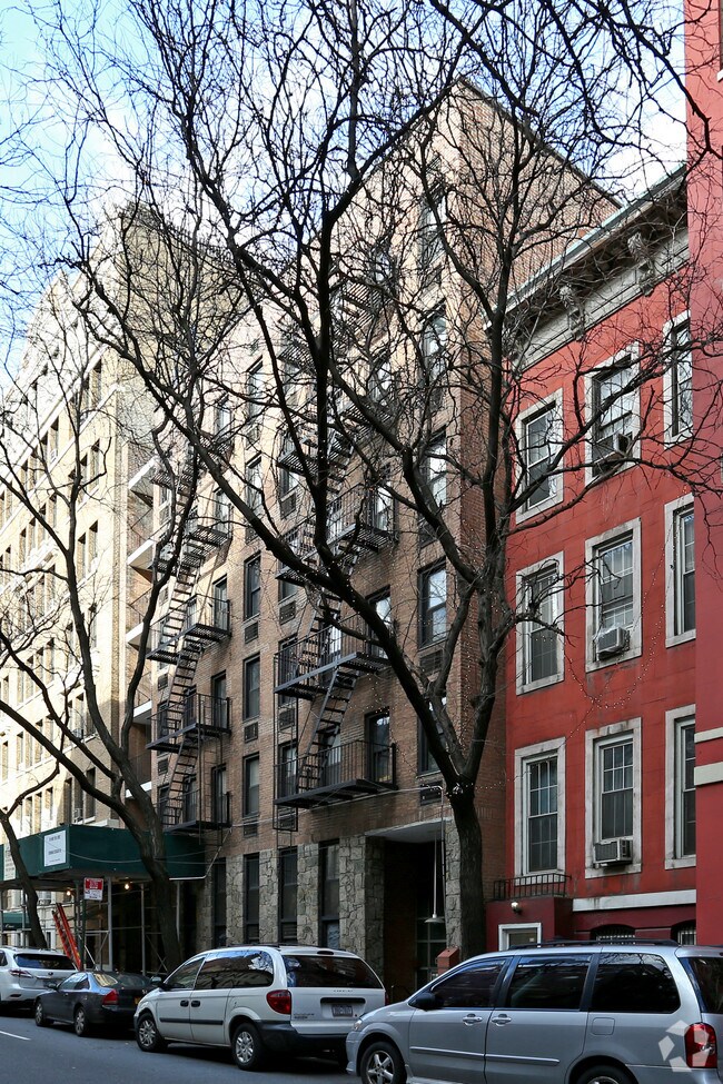 Foto del edificio - 315 W 55th St