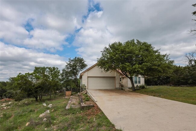 Building Photo - 8 Rosewood Cir